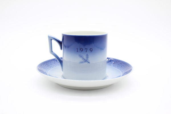 royal copenhagen year cup&saucer 1979 - 画像 (2)