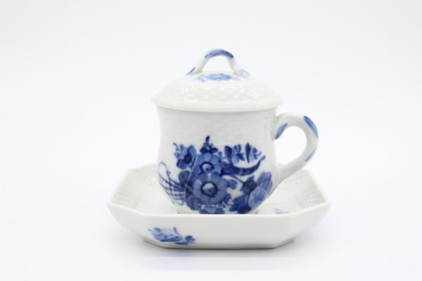 royal copenhagen cream cup&saucer  1